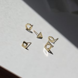 עגילי קונטור