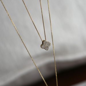 שרשרת פרח משובץ