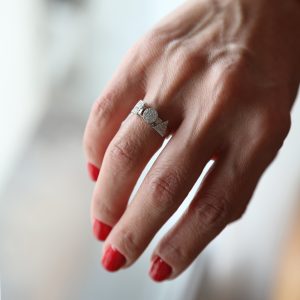 טבעת שלוש צורות משובצת