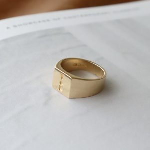 טבעת חותם לוגו