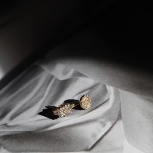 עגיל לירי מלבן משובץ + ז׳קט עיגול משובץ