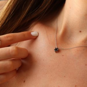 שרשרת מגן דוד משובץ יהלומים שחורים