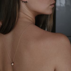 שרשרת כדור זהב