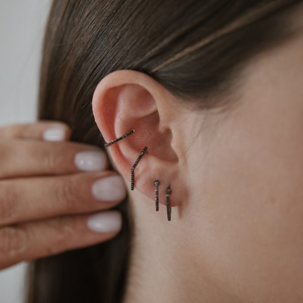 עגיל הליקס מרובע זהב צהוב משובץ