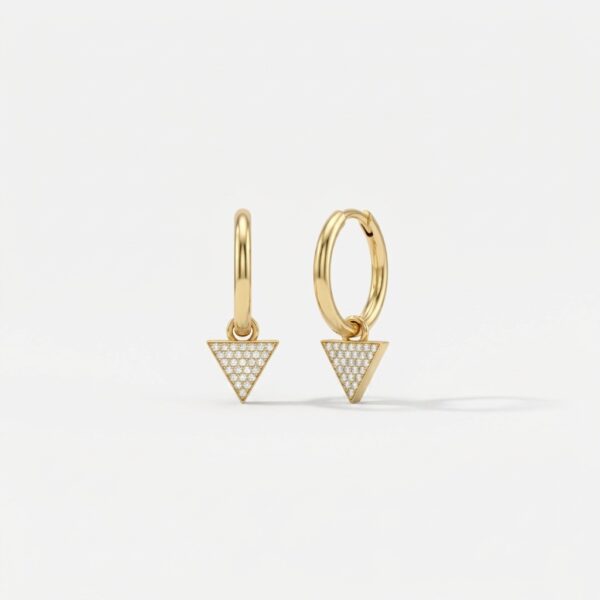 עגיל Flow Triangle משובץ